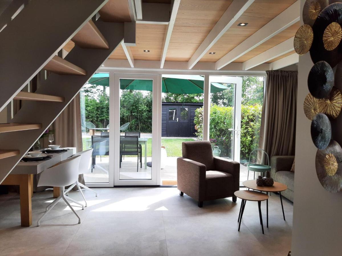 Stylish Holiday Home By The Sea Tuitjenhorn Exterior photo